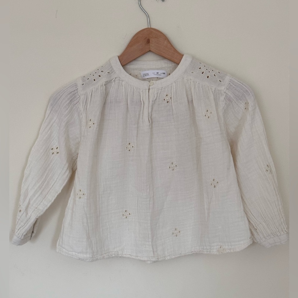 Zara Girl’s Eyelet Cream Blouse size 7